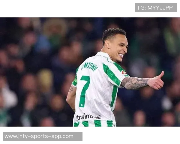 安东尼在足球界的崛起与成就揭秘 了解这位新星的职业生涯与未来潜力